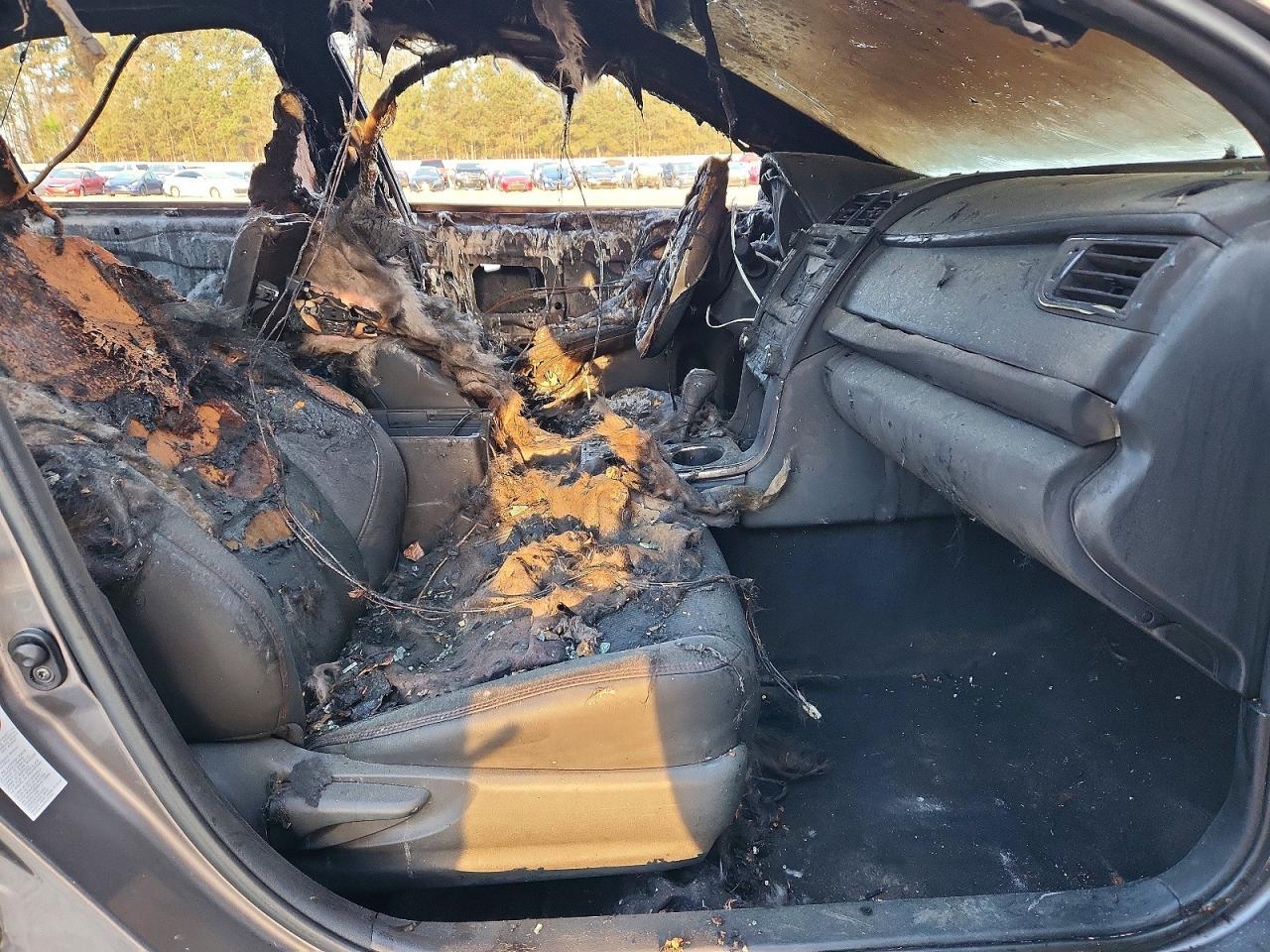 2017 Toyota Camry Se - Фото 7