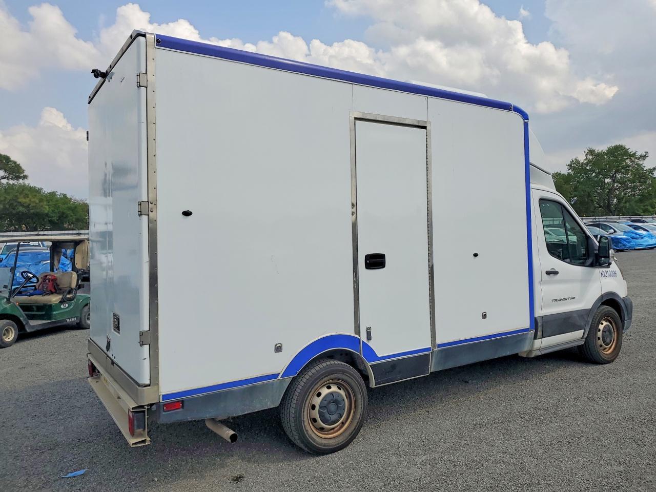 2021 Ford Transit Delivery Truck - Фото 3
