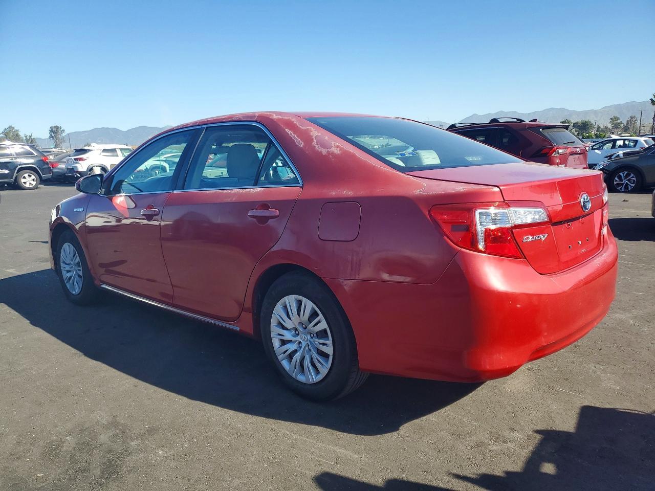 2014 Toyota Camry Hybrid Le - Фото 2