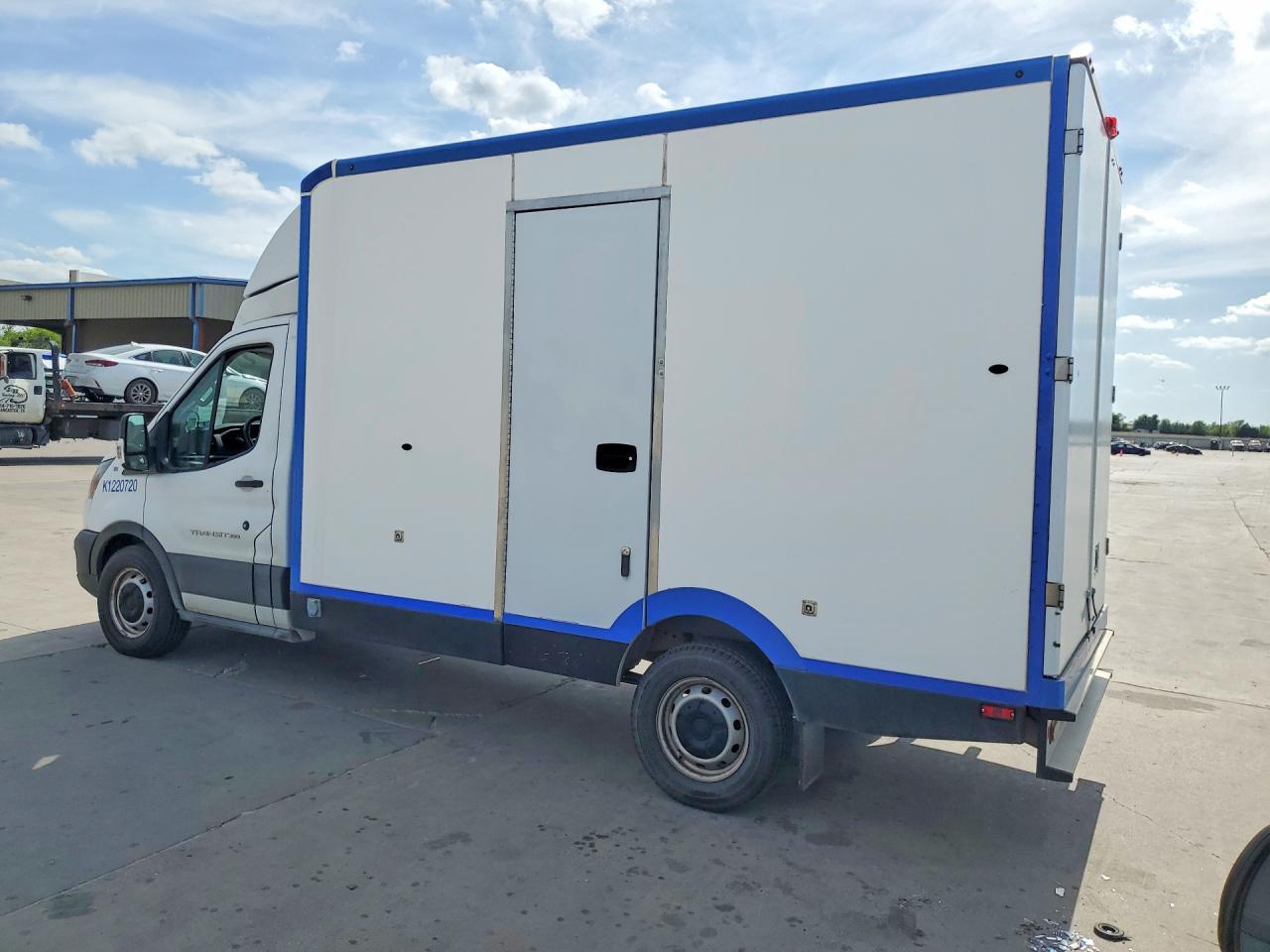 2022 Ford Transit Delivery Truck - Фото 2