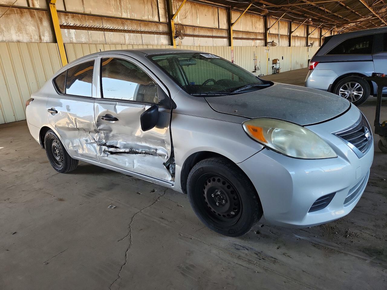 2013 Nissan Versa - Image 4