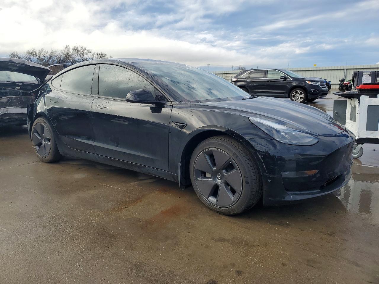 2023 Tesla Model 3 - Image 4
