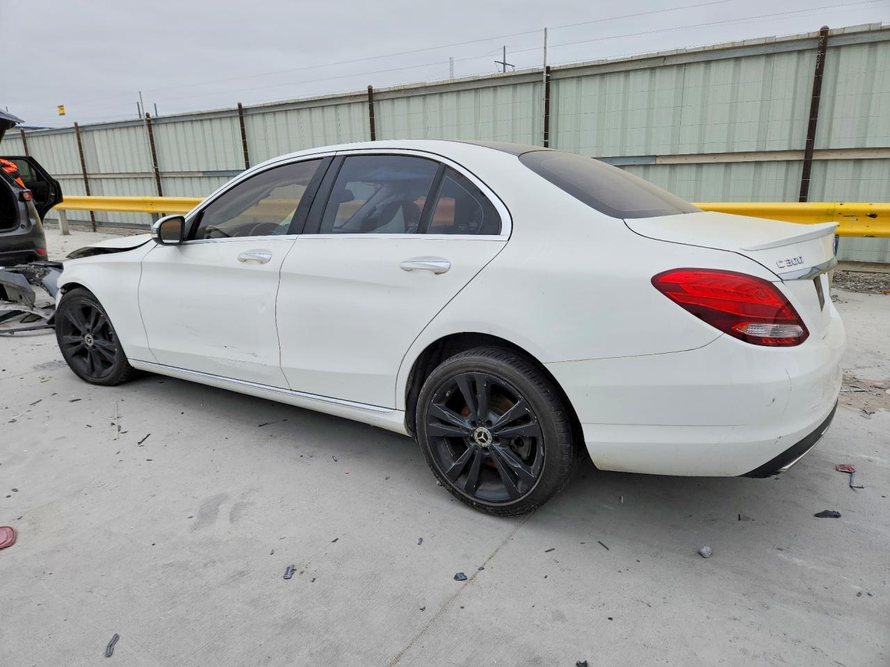 2016 Mercedes-Benz C 300 - Фото 2
