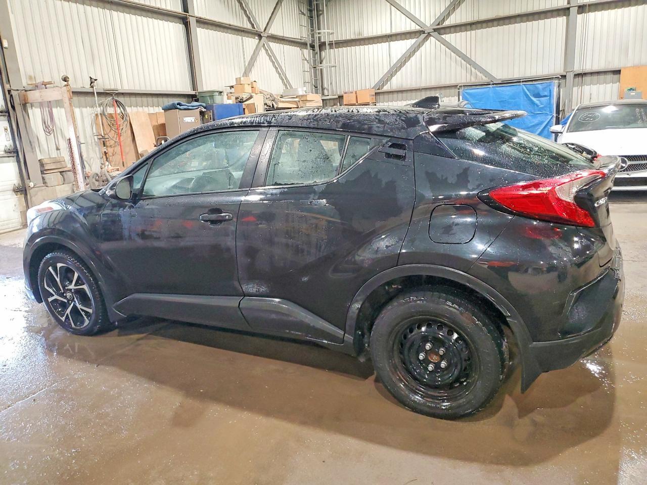 2018 Toyota C-Hr Xle - Image 2