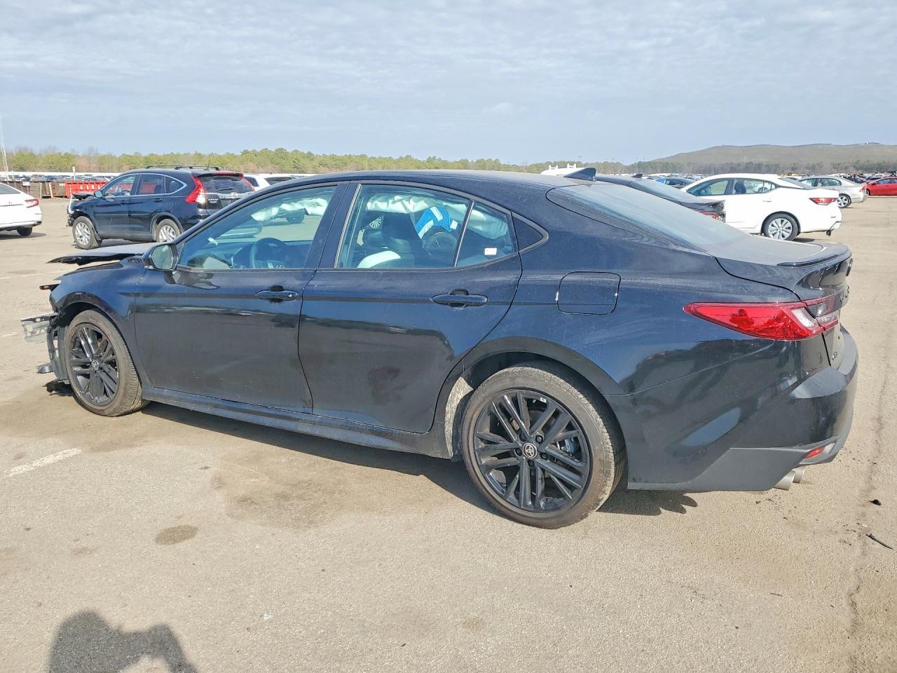2026 Toyota Camry 4D S - Фото 2