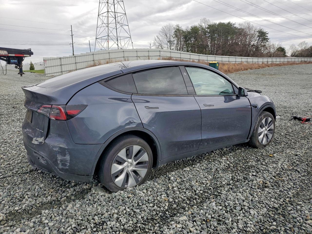 2023 Tesla Model Y - Image 3