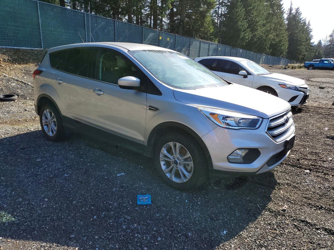 2019 Ford Escape Se - Фото 4