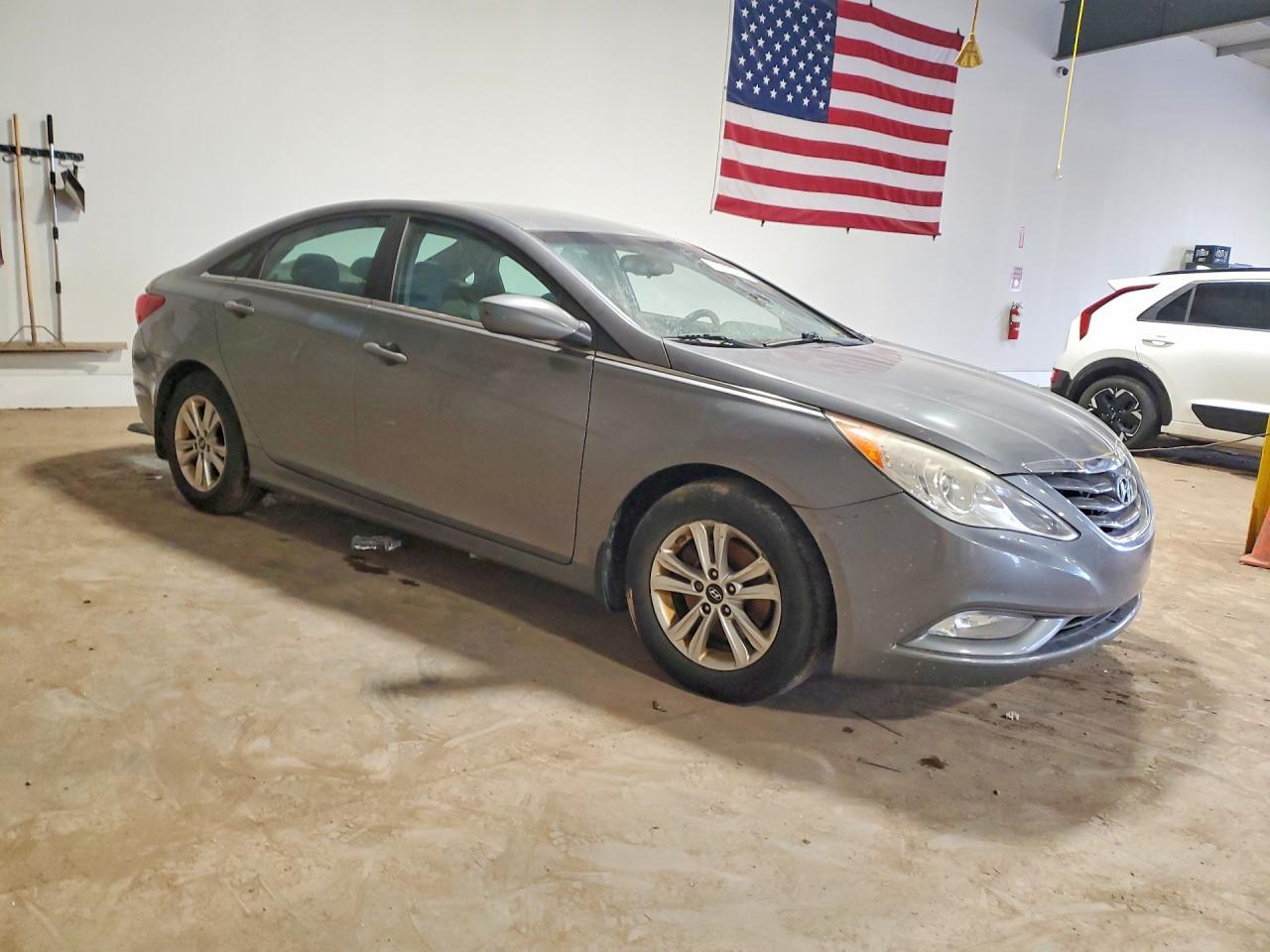 2013 Hyundai Sonata Gls - Image 4