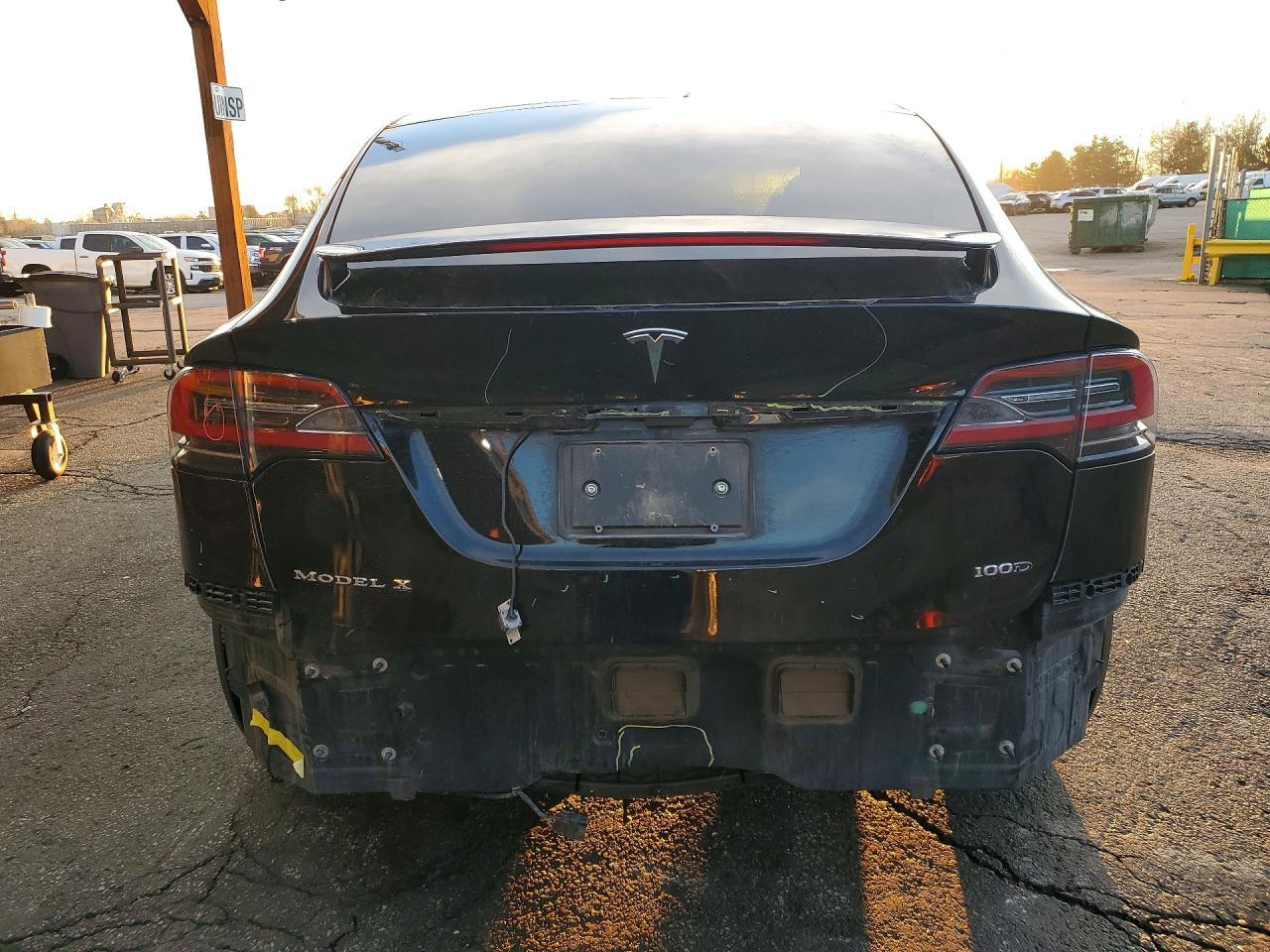 2017 Tesla Model X - Фото 6