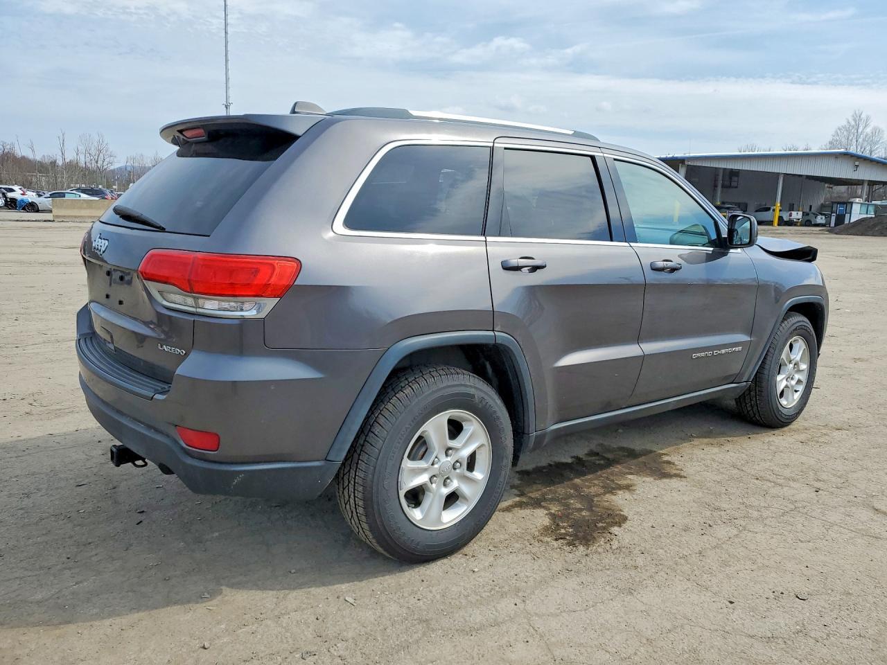 2014 Jeep Grand Cherokee Laredo - Image 3