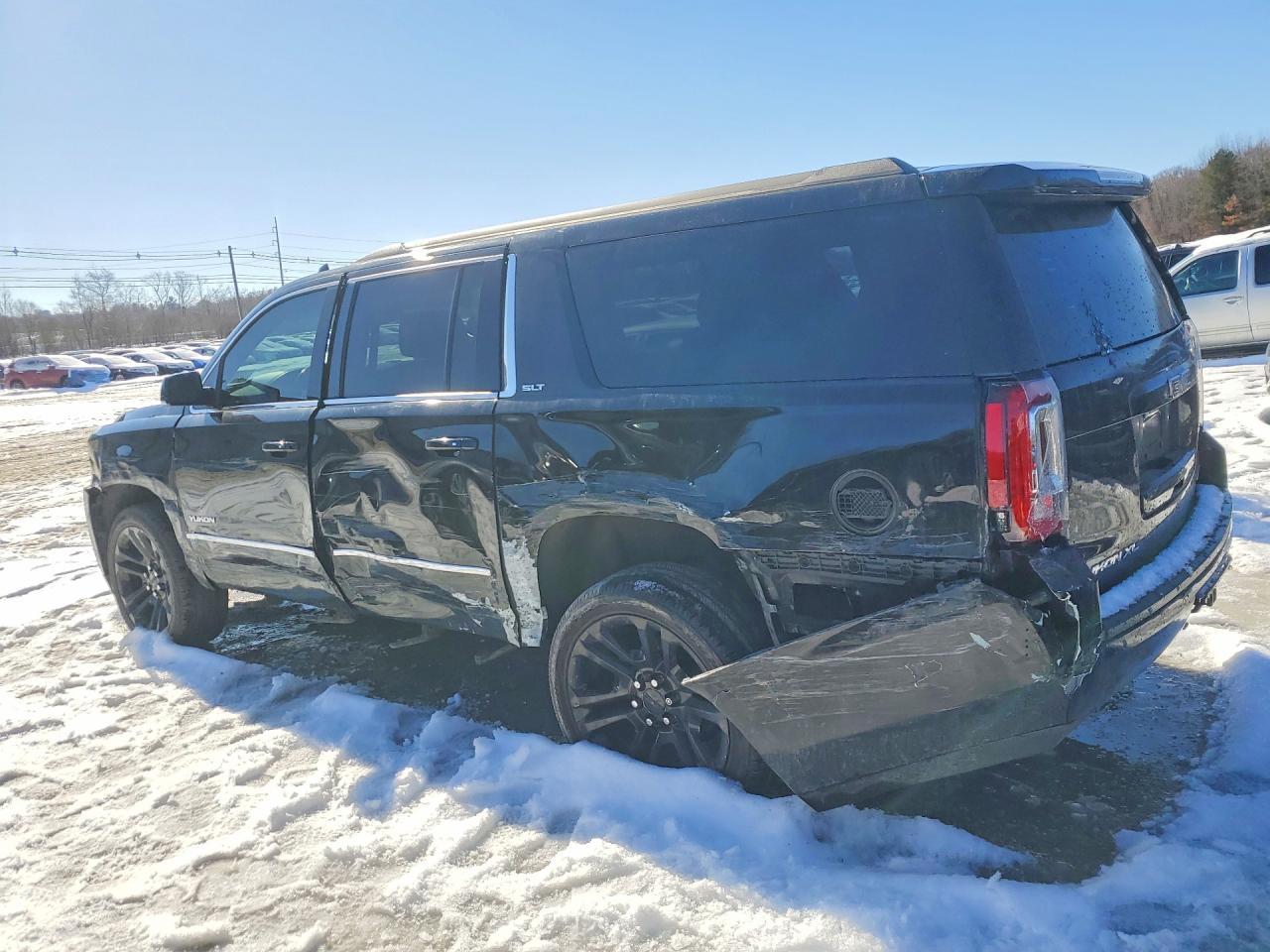 2019 GMC Yukon Xl C1500 Slt - Image 2