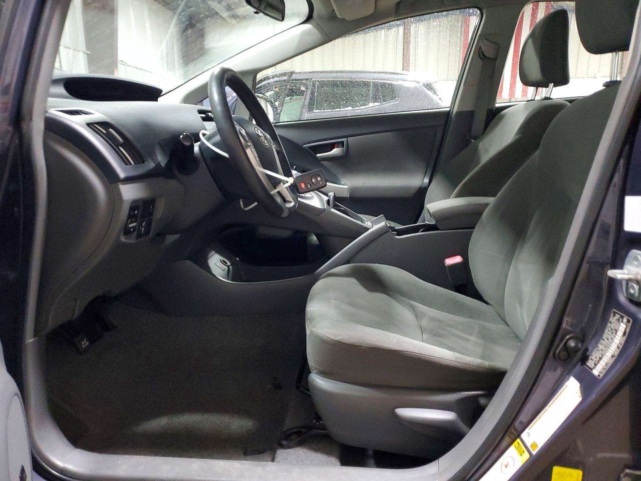 2011 Toyota Prius Three - Фото 7