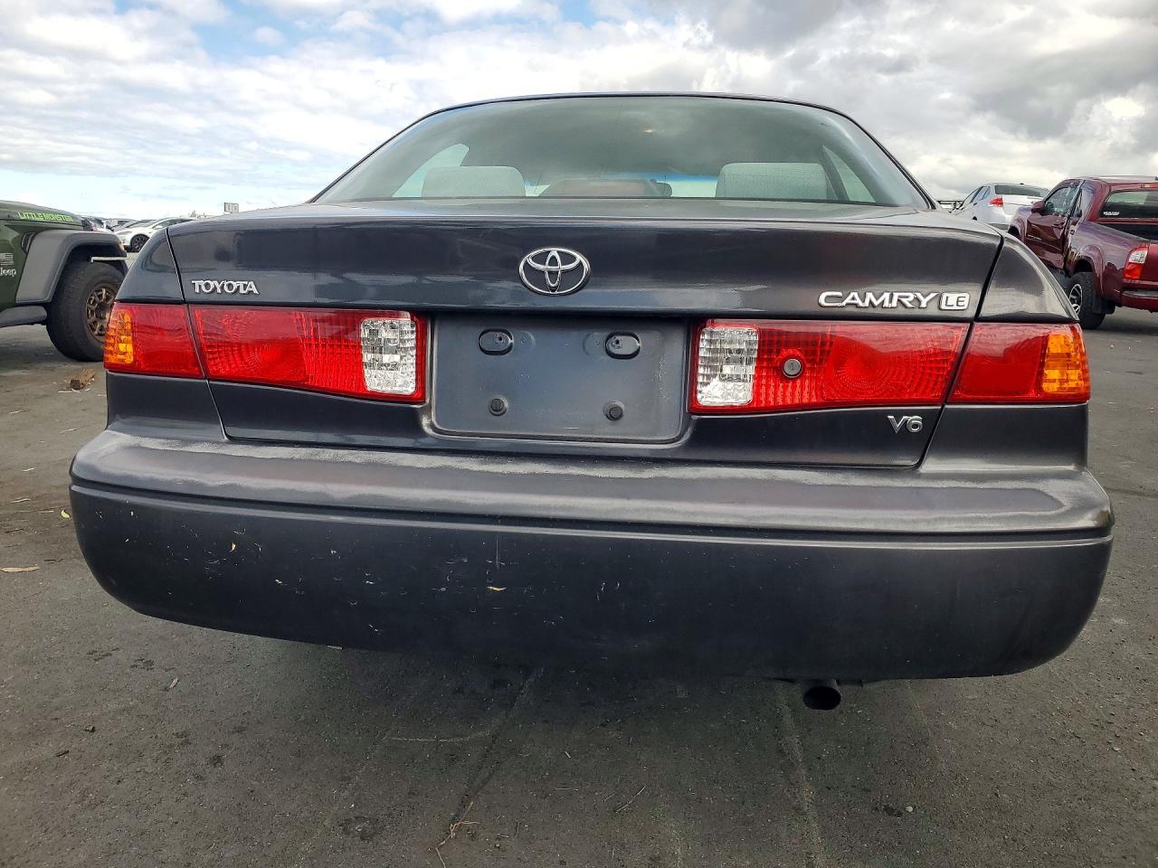 2001 Toyota Camry Le V6 - Фото 6