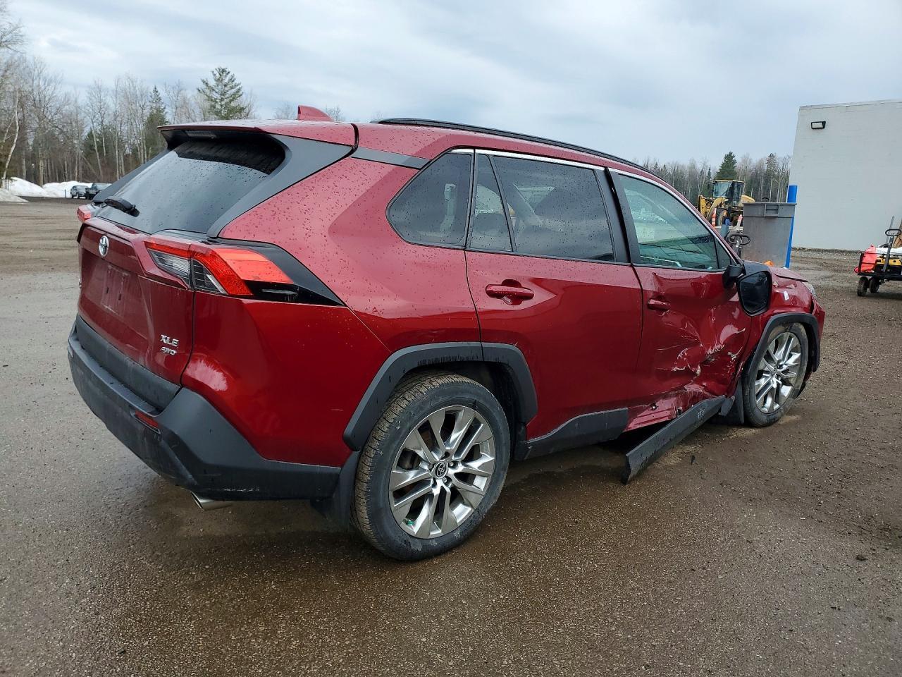 2021 Toyota Rav4 Xle - Image 3