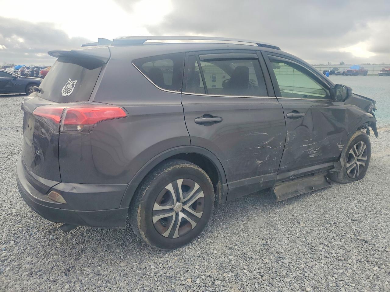 2017 Toyota Rav4 Le - Фото 3