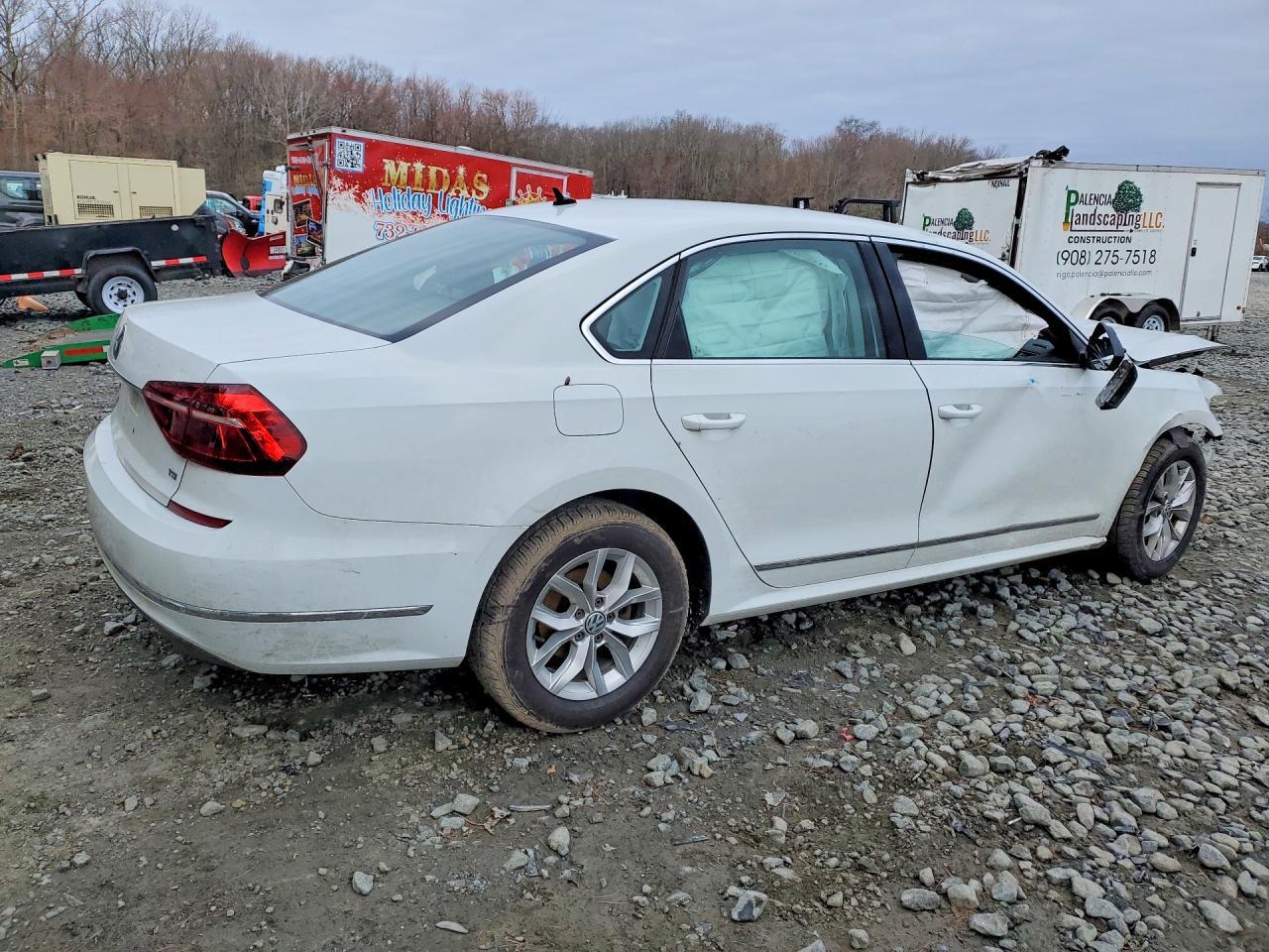2017 Volkswagen Passat S - Фото 3