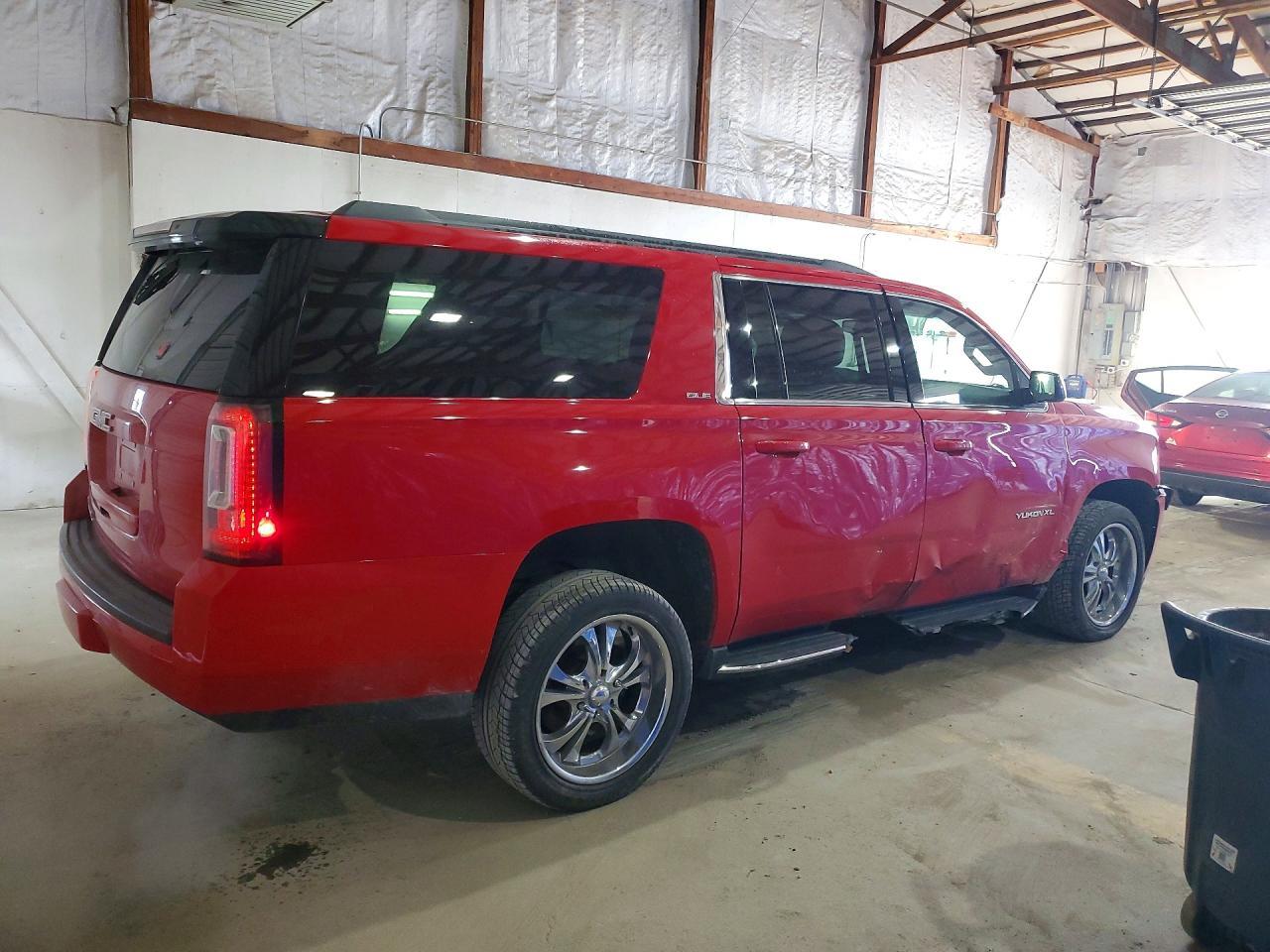 2017 GMC Yukon Xl K1500 Sle - Image 3