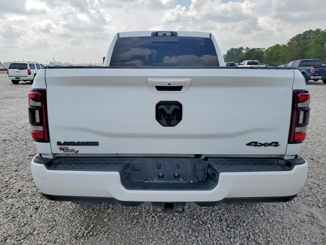 2022 Ram 2500 Laramie - Фото 6