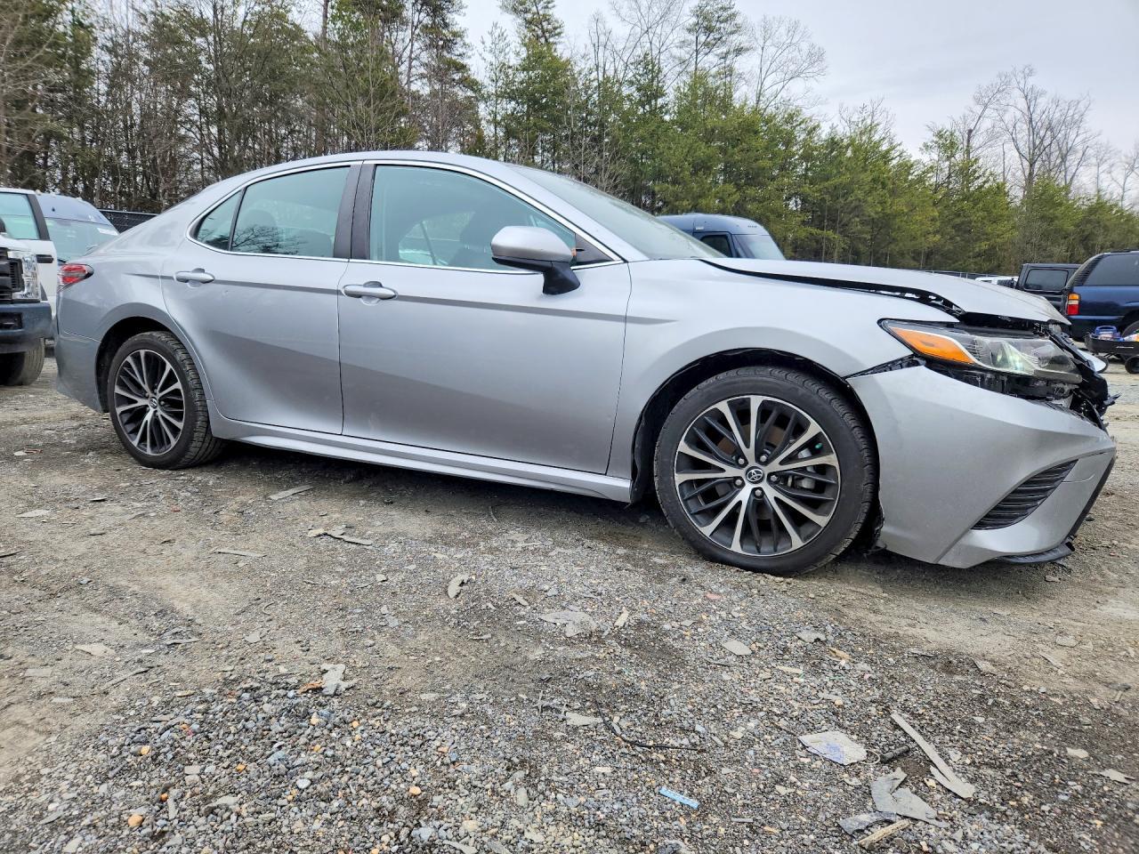 2019 Toyota Camry Se - Фото 4