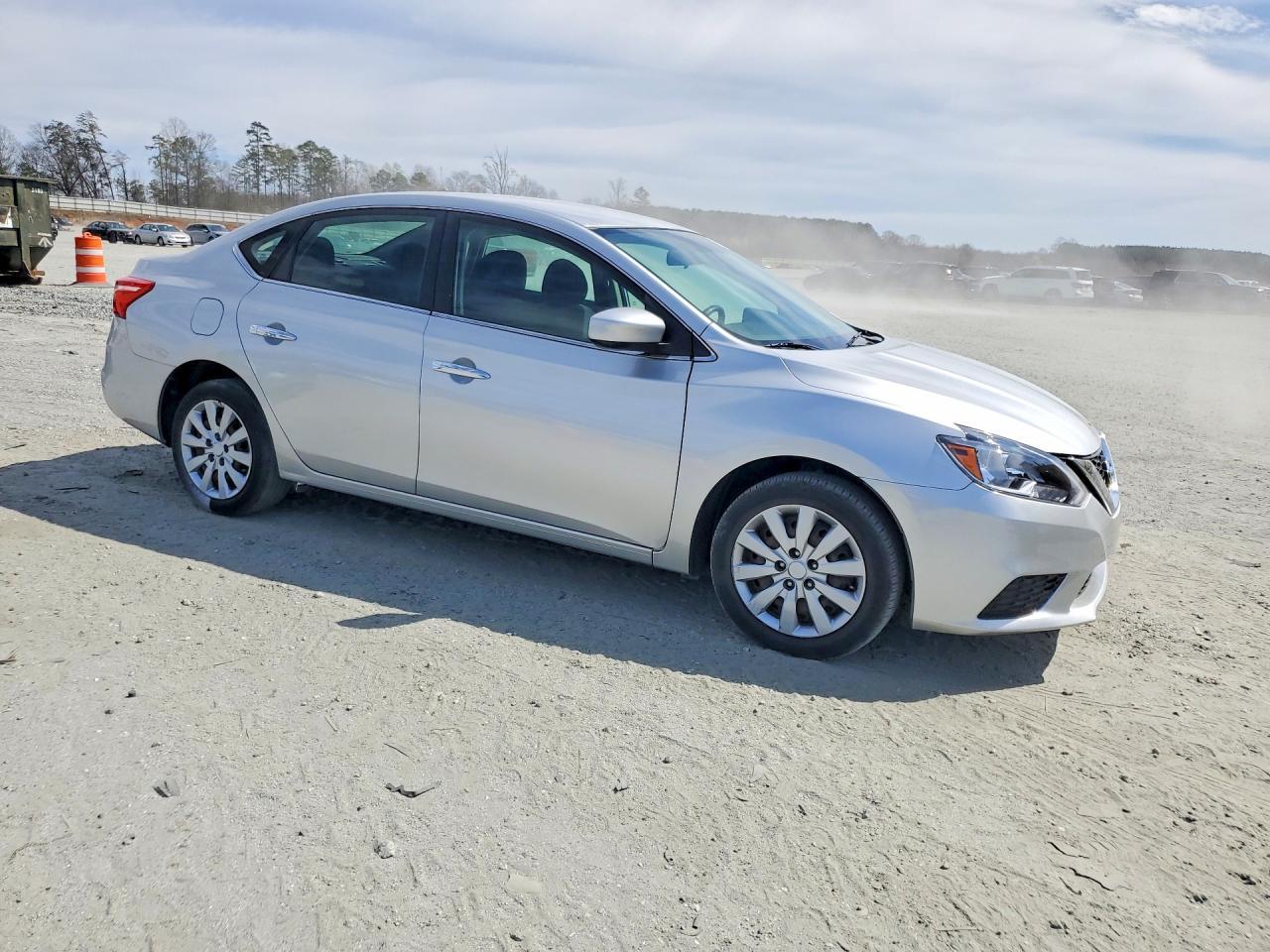 2019 Nissan Sentra S - Фото 4