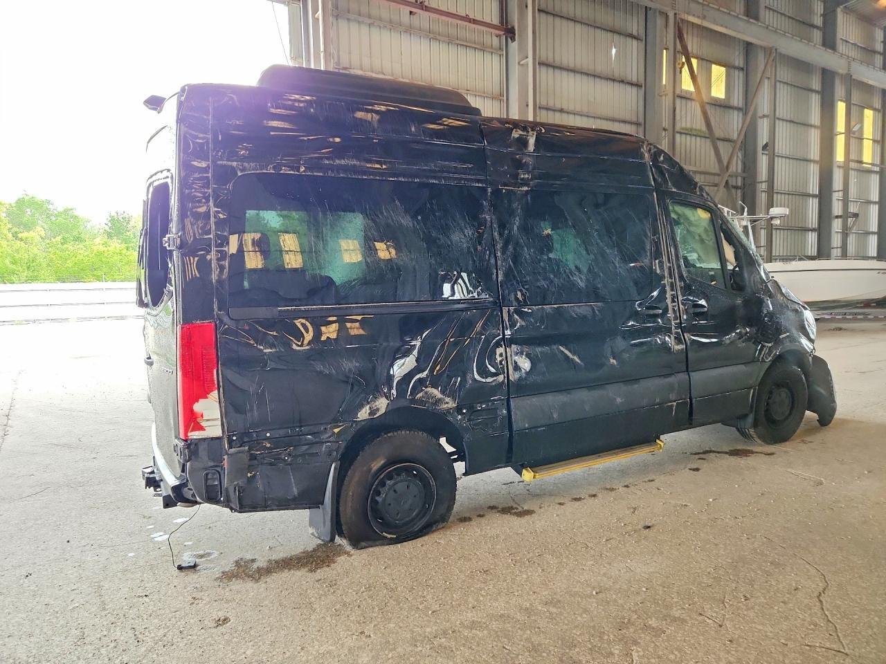 2025 Mercedes-Benz Sprinter 2500 - Image 3