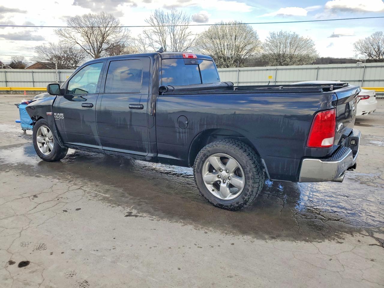 2019 Ram 1500 Classic Slt - Image 2
