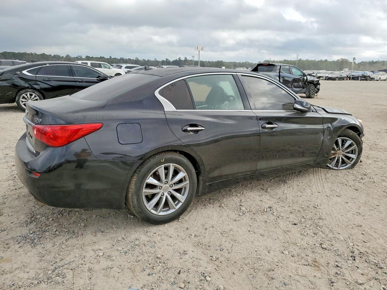 2015 Infiniti Q50 Base - Фото 3
