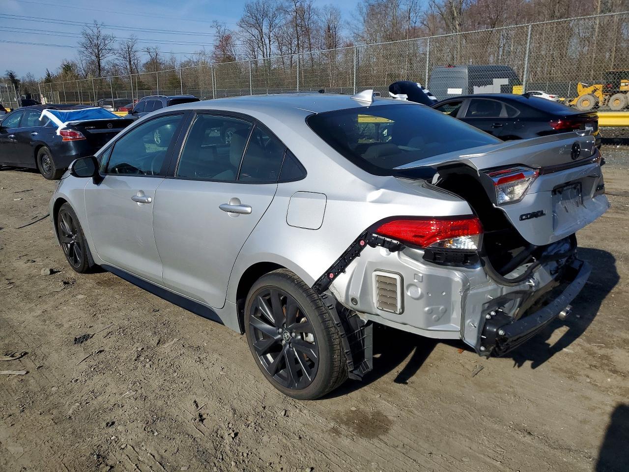 2023 Toyota Corolla Se - Фото 2
