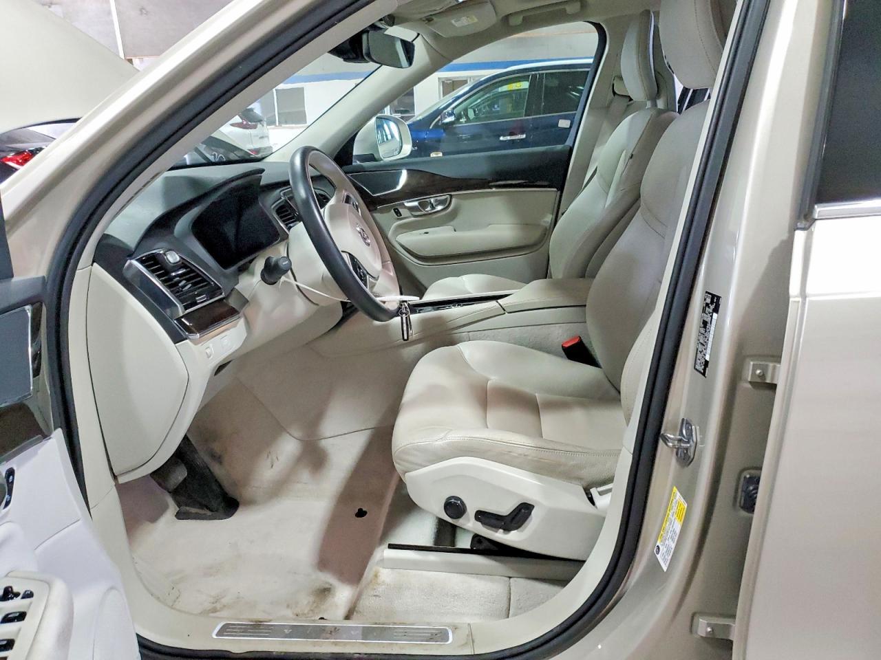 2016 Volvo Xc90 T6 - Image 7