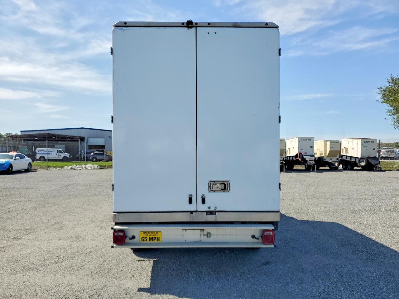 2023 Ford E350 Refrigerated Box Truck - Фото 6