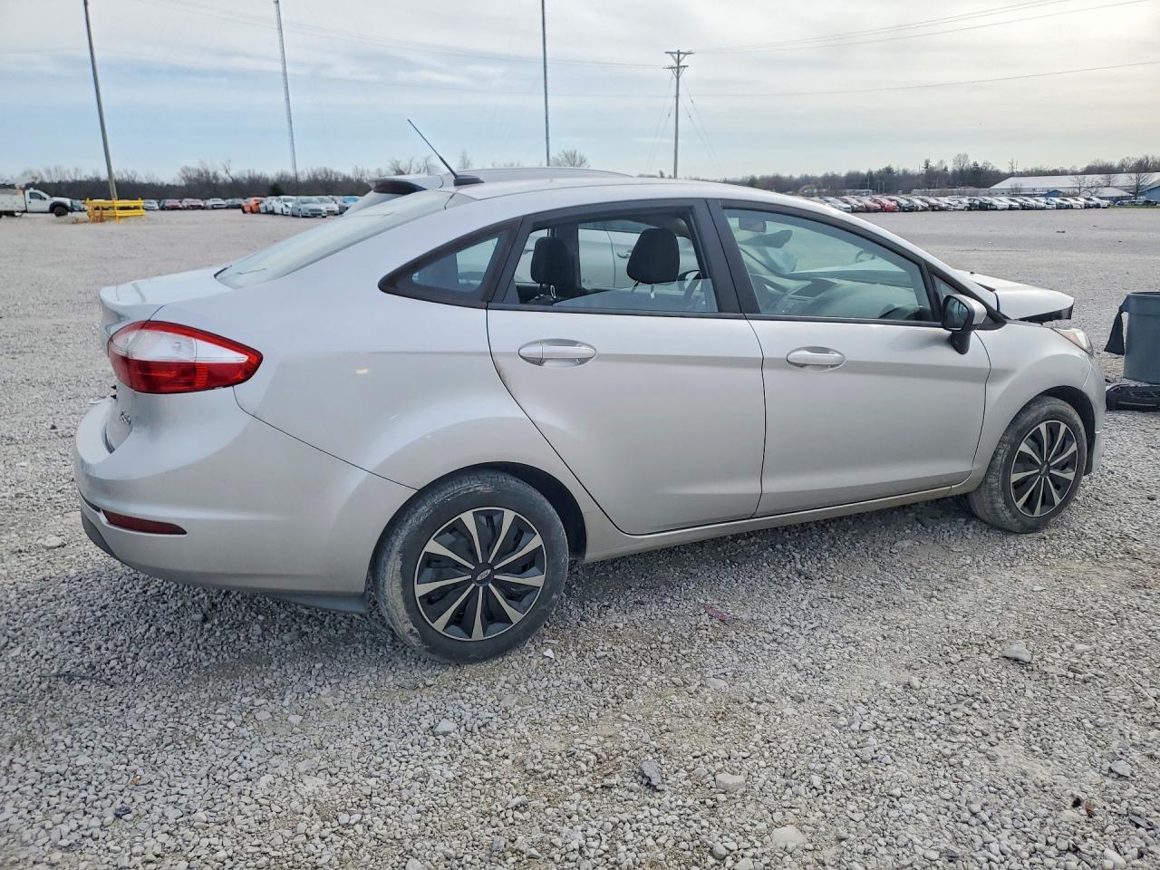 2017 Ford Fiesta S - Фото 3