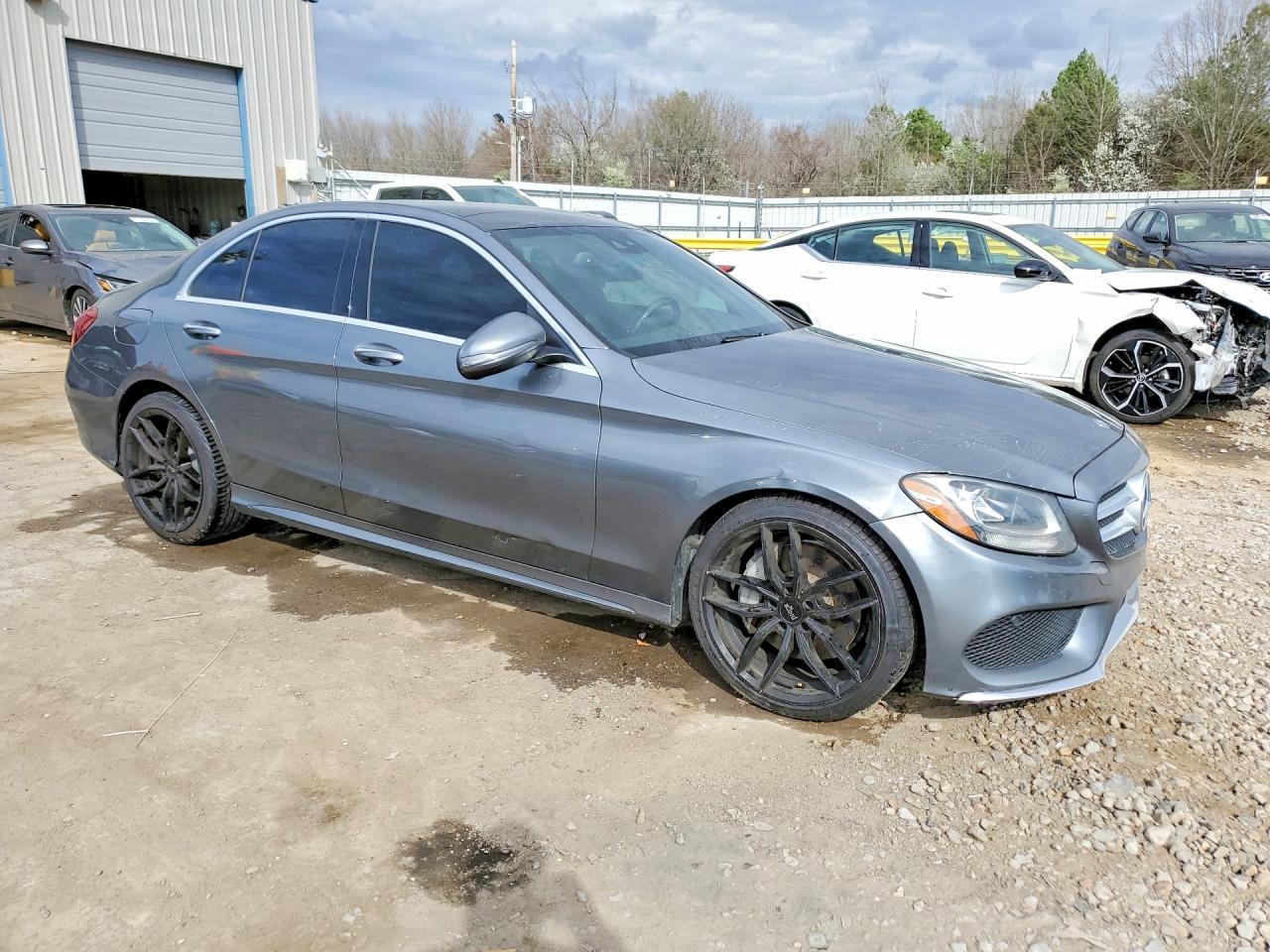 2017 Mercedes-Benz C 300 4Matic - Фото 4