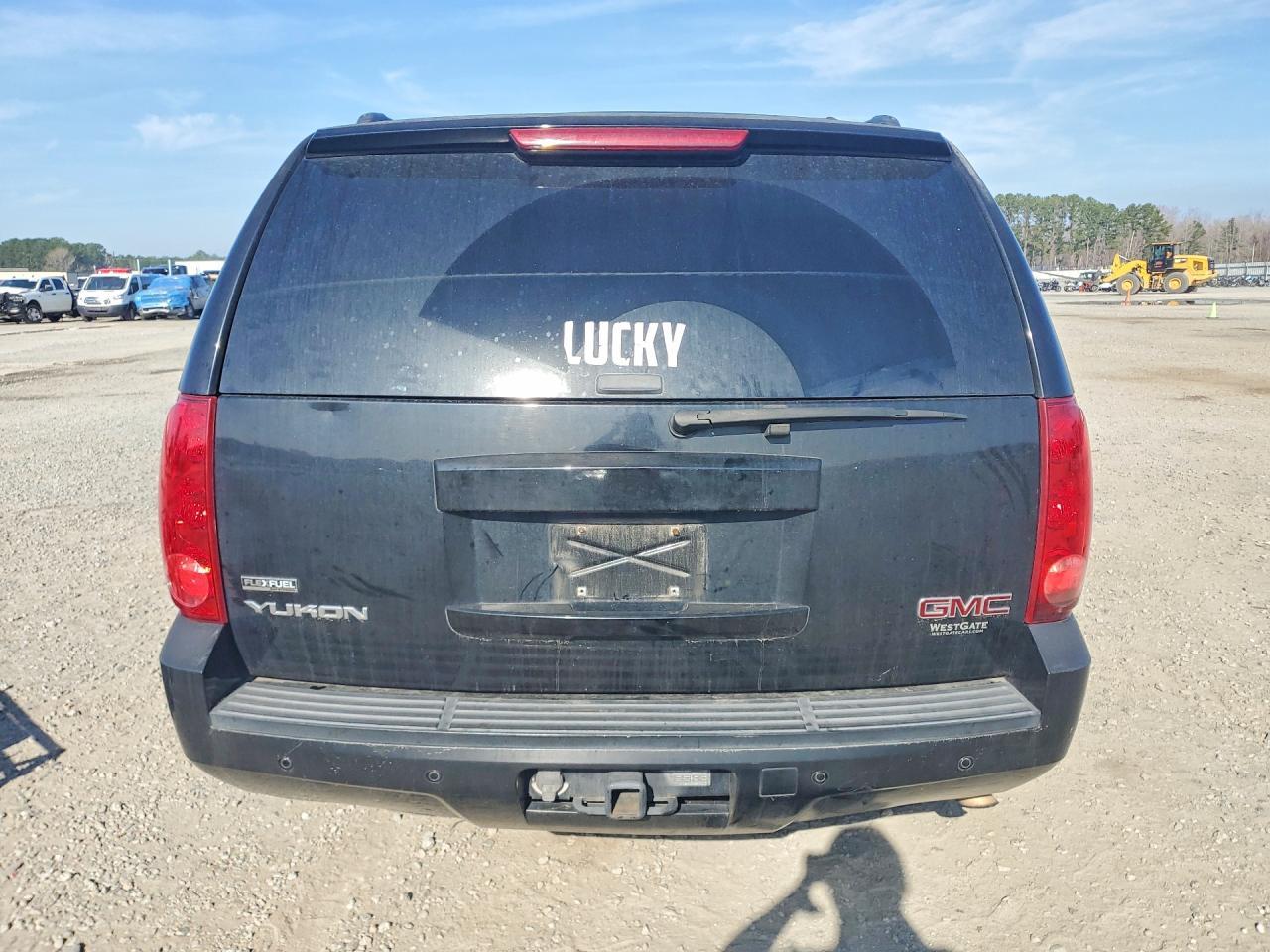 2008 GMC Yukon - Image 6