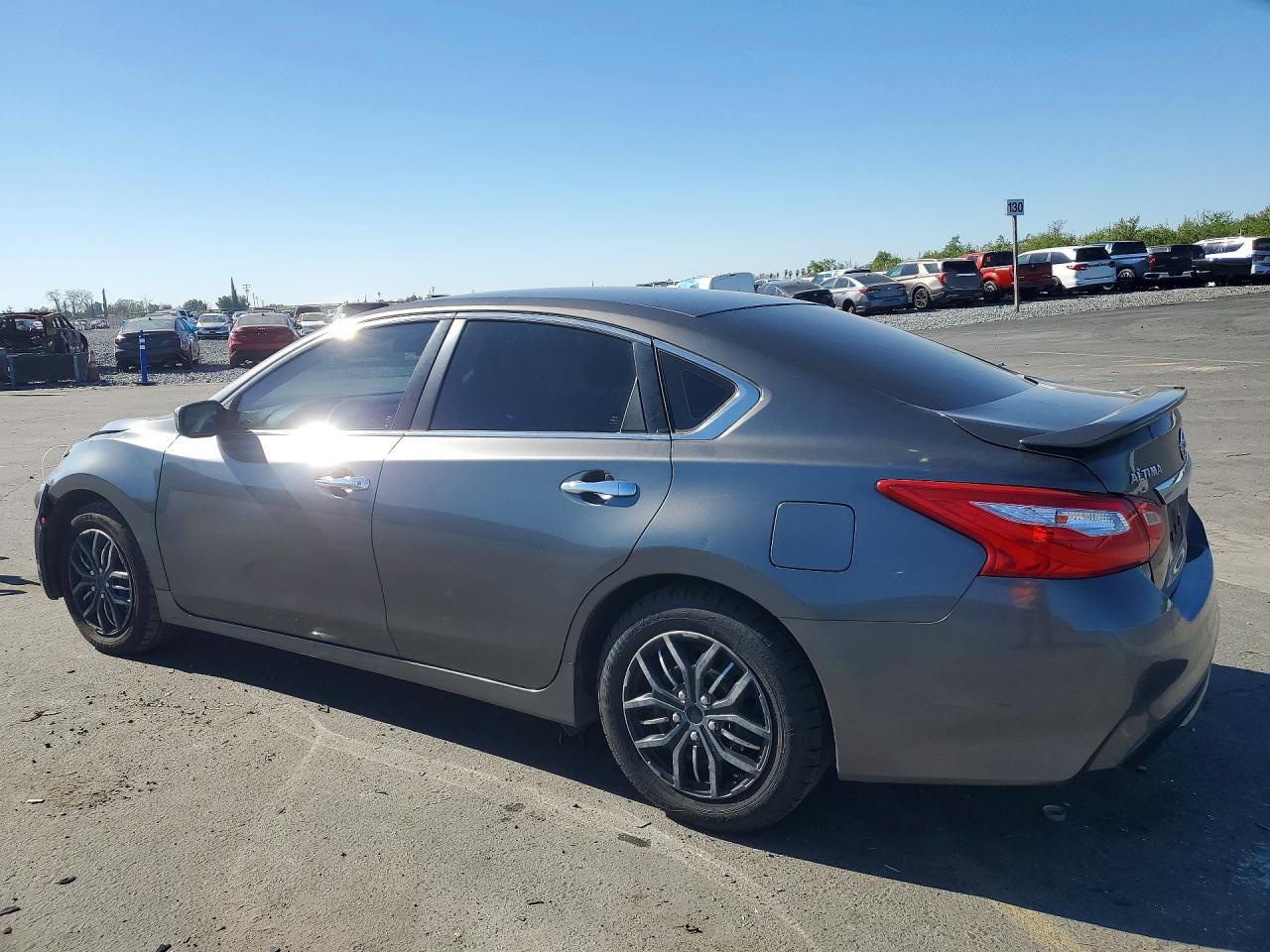 2017 Nissan Altima 2.5 S - Фото 2