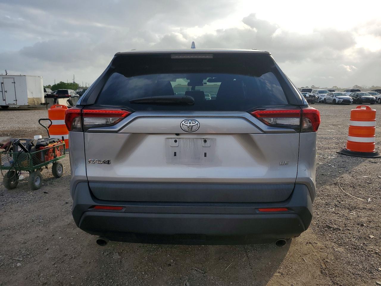 2020 Toyota Rav4 Le - Image 6