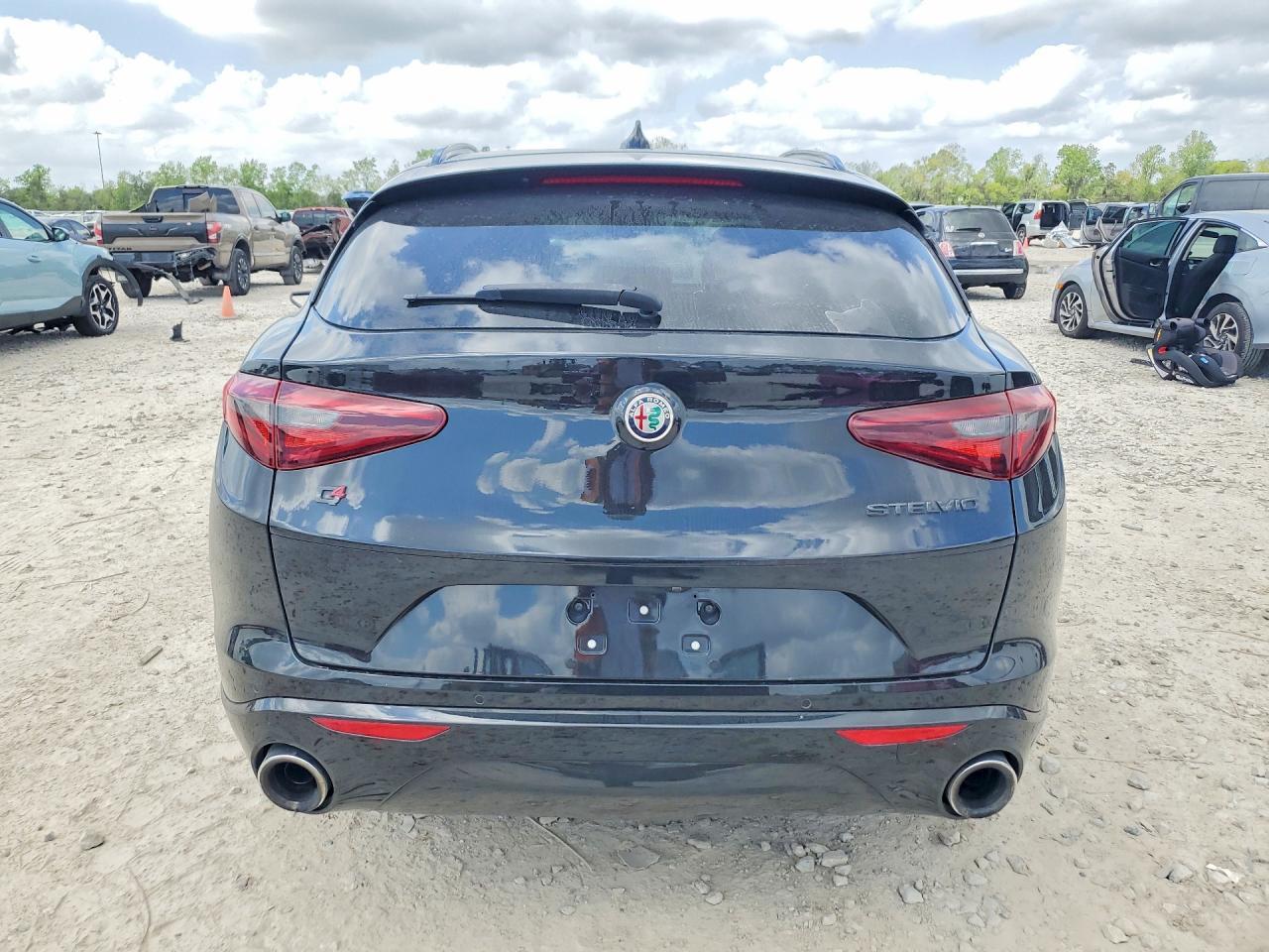 2021 Alfa Romeo Stelvio Ti - Image 6