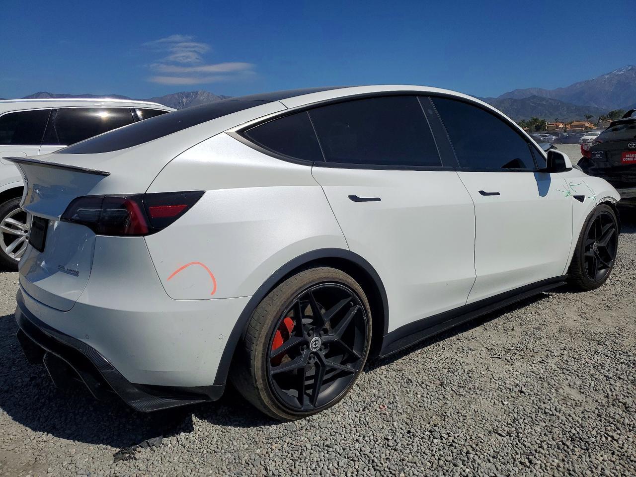 2022 Tesla Model Y - Image 3