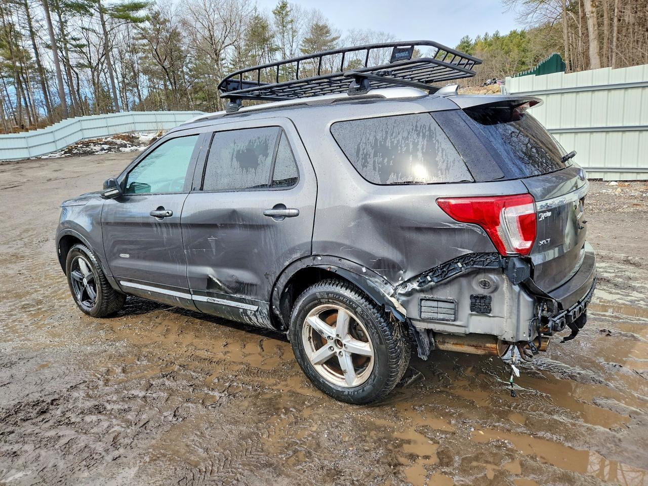 2017 Ford Explorer Xlt - Фото 2