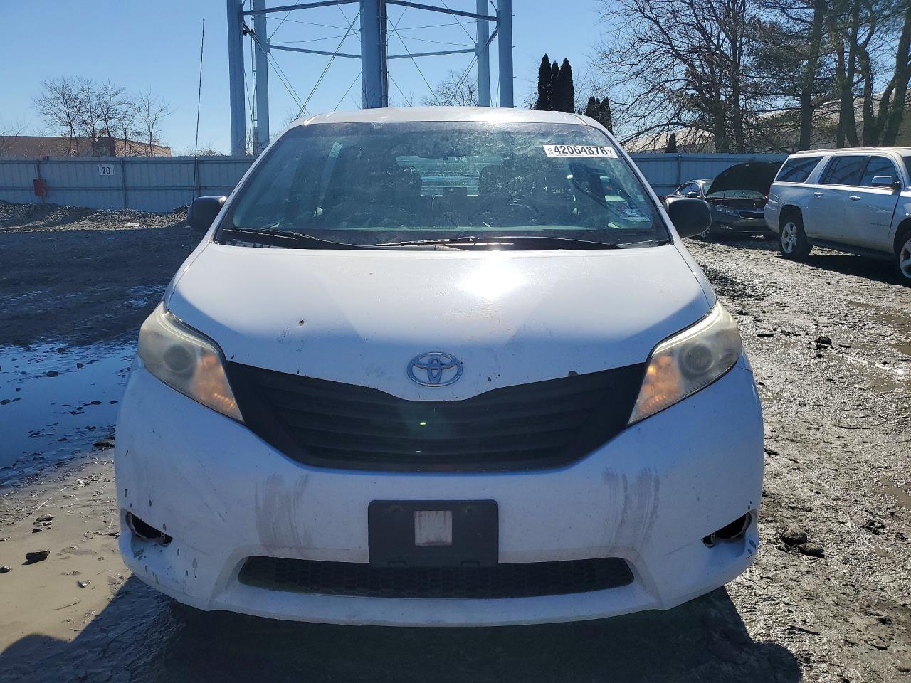 2014 Toyota Sienna L 7-Passenger - Фото 5