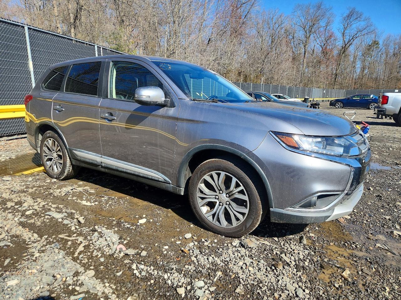 2017 Mitsubishi Outlander Se - Фото 4