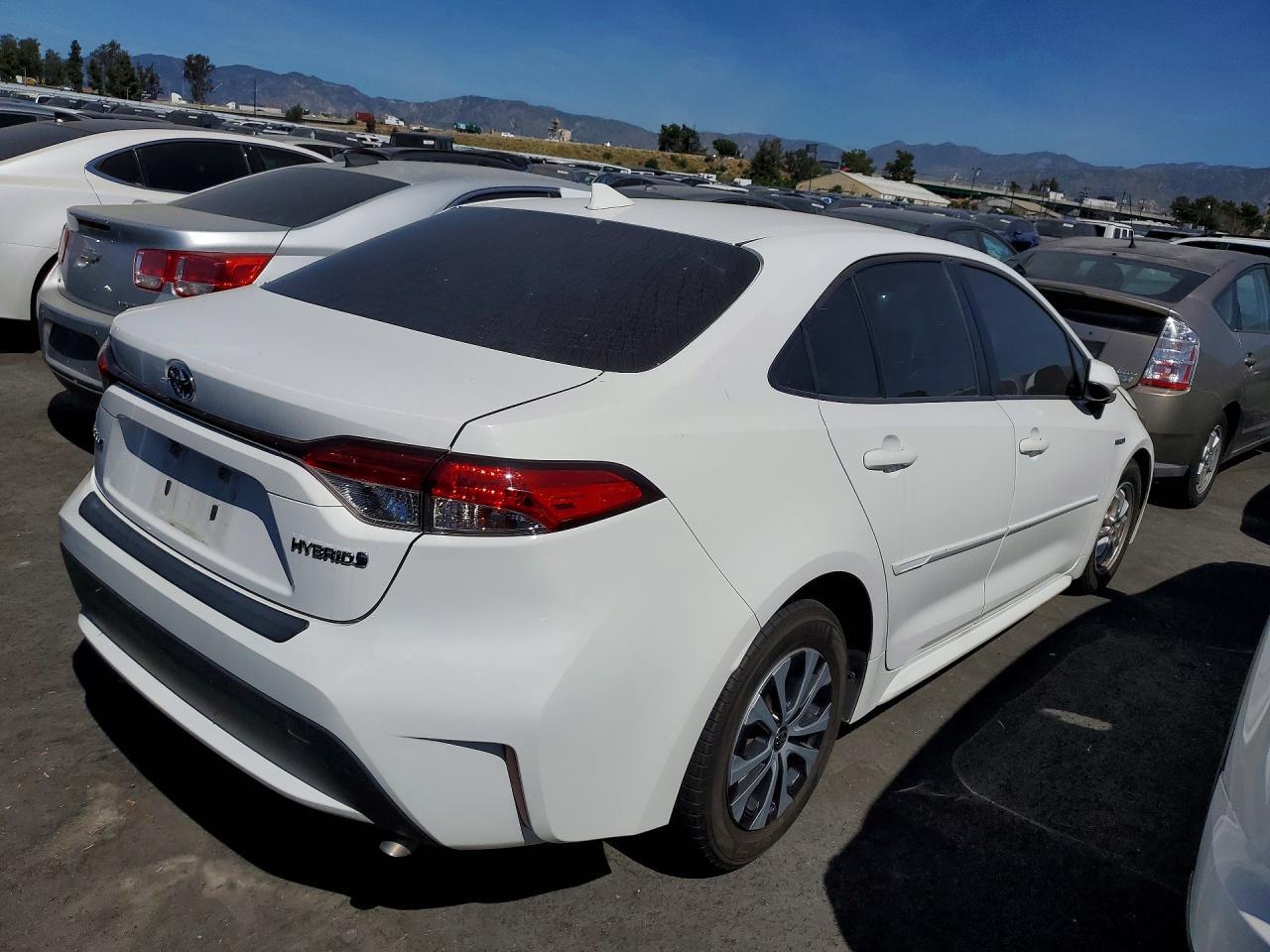 2020 Toyota Corolla Hybrid Le - Фото 3