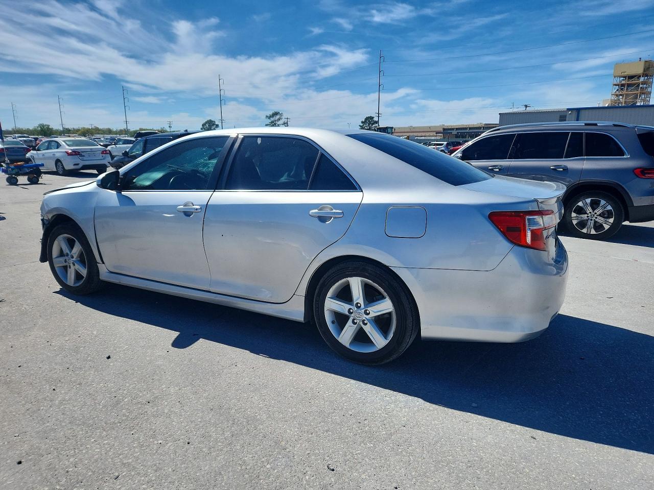 2014 Toyota Camry Se - Image 2