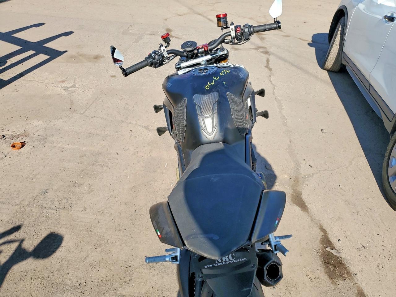2022 Ducati Streetfighter V4 - Image 6
