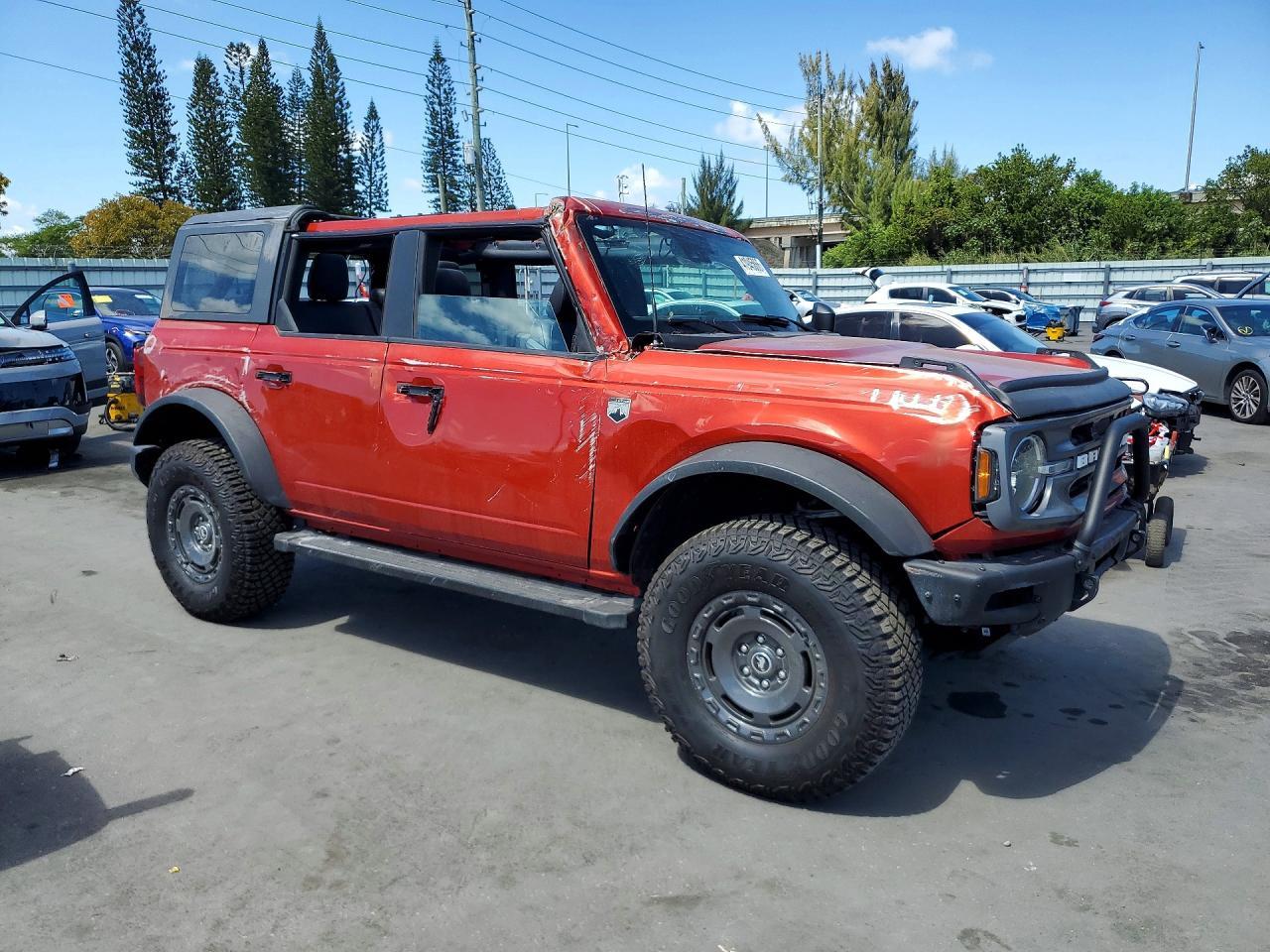 2024 Ford Bronco Big Bend - Image 4