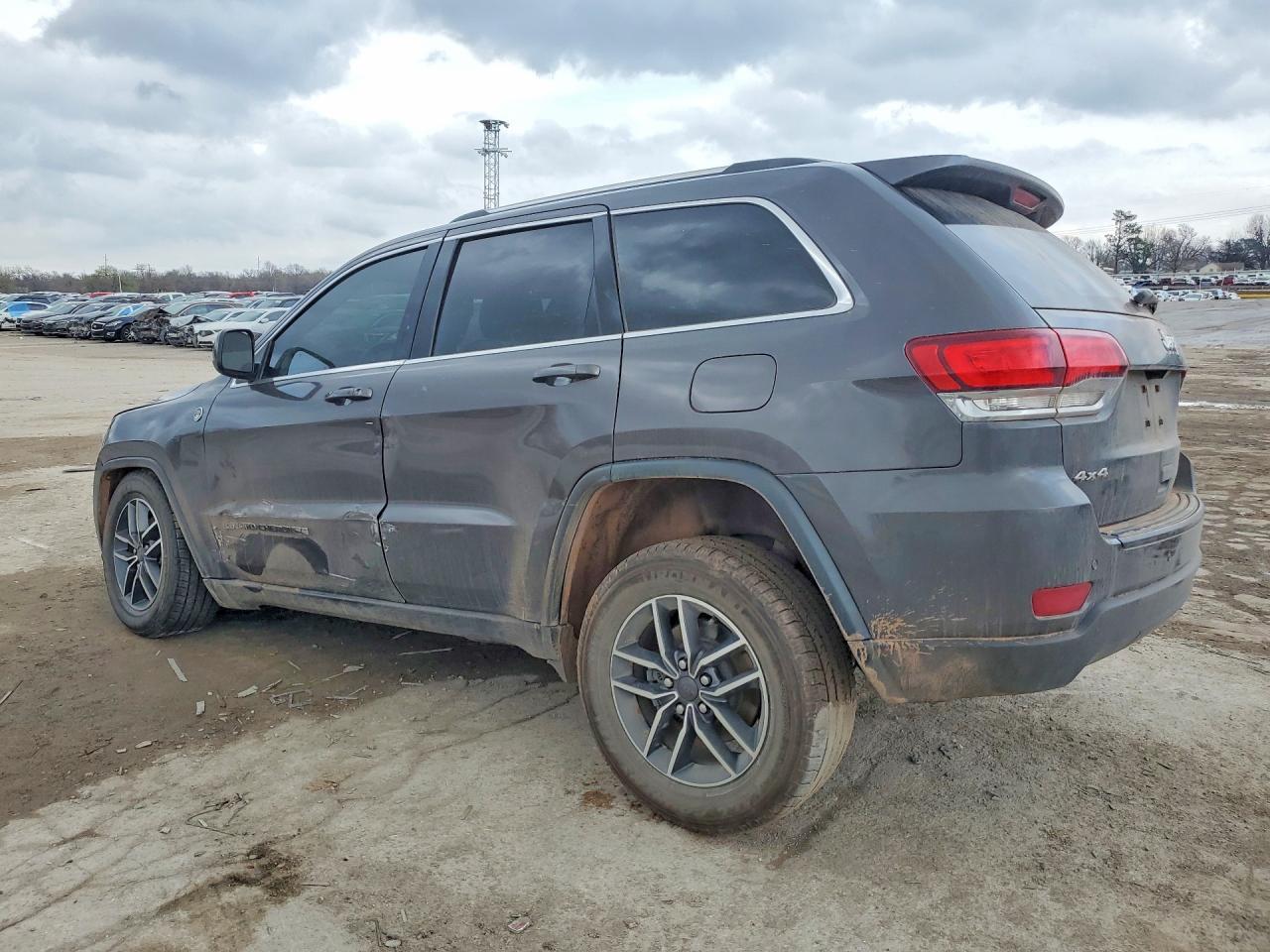 2020 Jeep Grand Cherokee Laredo - Фото 2