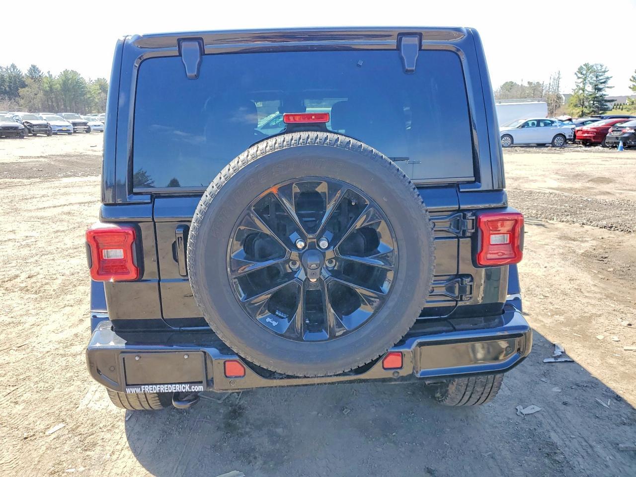 2023 Jeep Wrangler Sahara - Фото 6