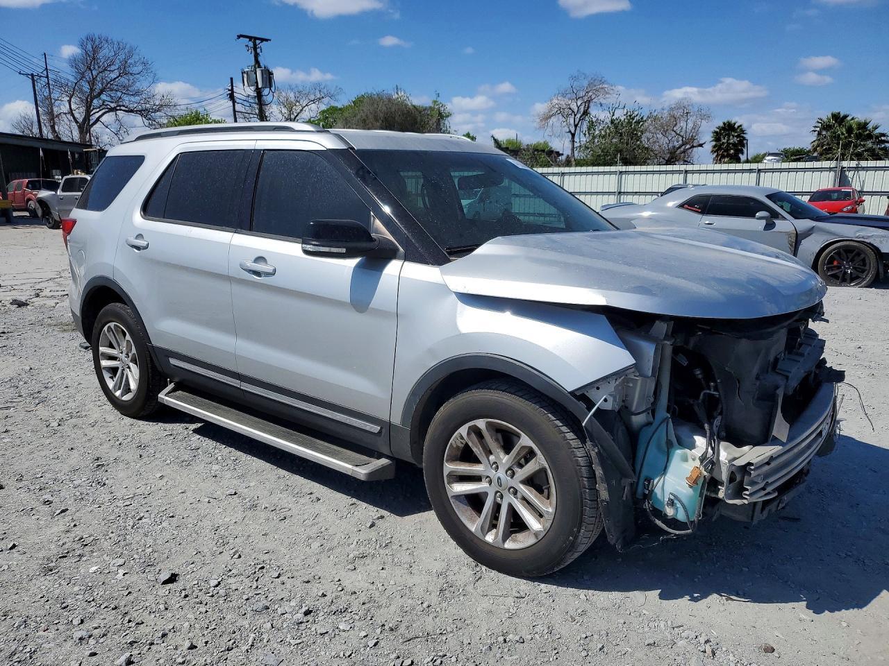 2016 Ford Explorer Xlt - Image 4