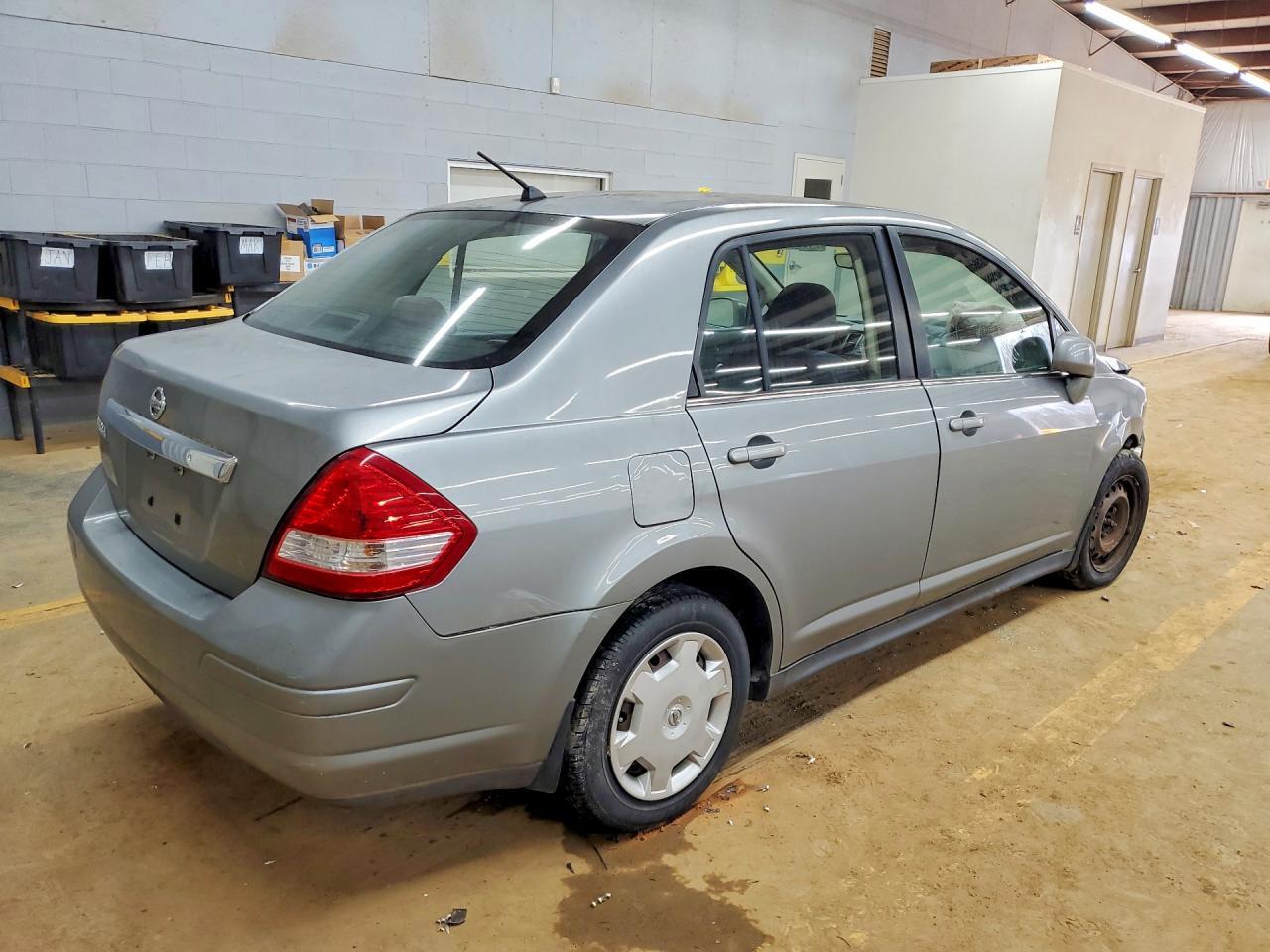 2009 Nissan Versa - Image 3