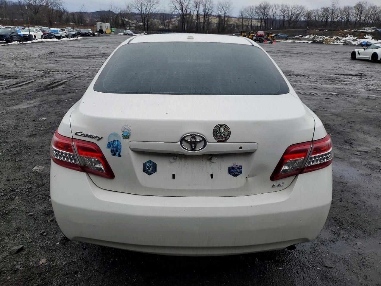 2011 Toyota Camry Le - Image 6