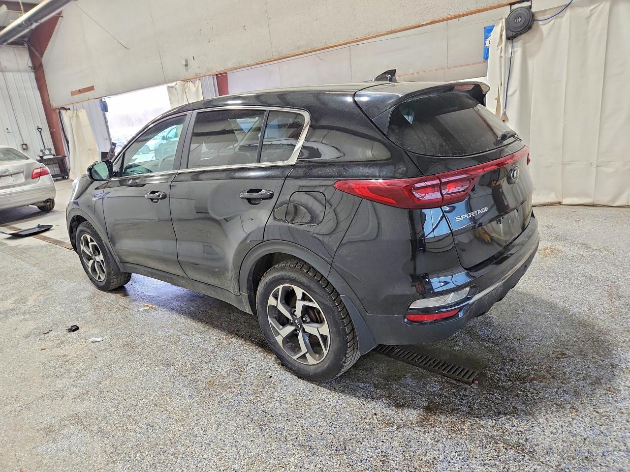 2020 Kia Sportage Lx - Фото 2